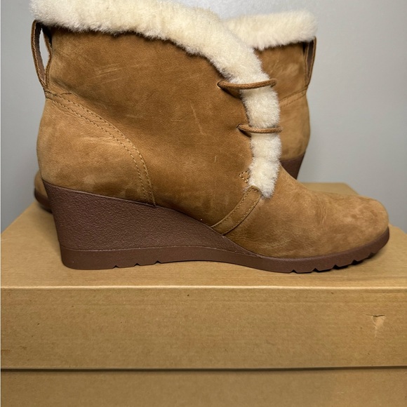 UGG Women's Jeovana Chestnut Waterproof Suede Wedge Ankle Boots 1017421 - Picture 5 of 8